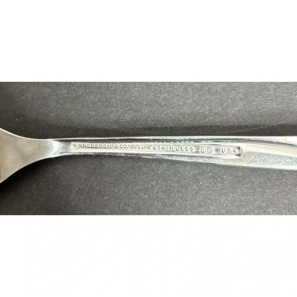 4 Rogers International Deluxe Baroness Dinner Forks 7 3/8